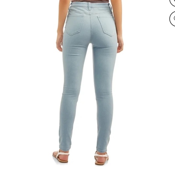 No Boundaries High Rise Skinny Jean - Picture 7 of 8